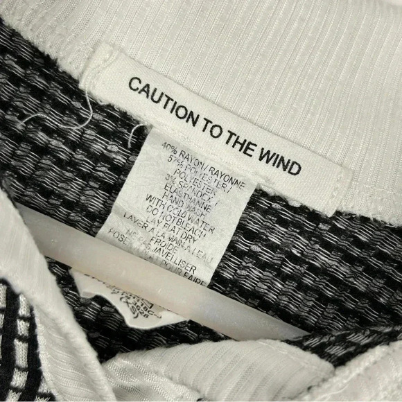 Caution to the wind girl top 7(XS) - Picture 3 of 7